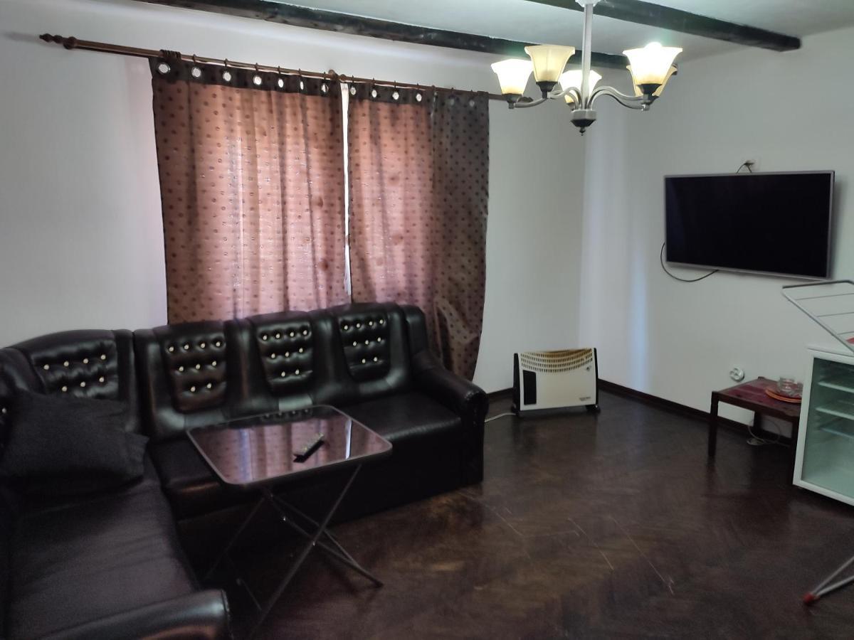 Central House 호텔 쿠티에데아게스 외부 사진